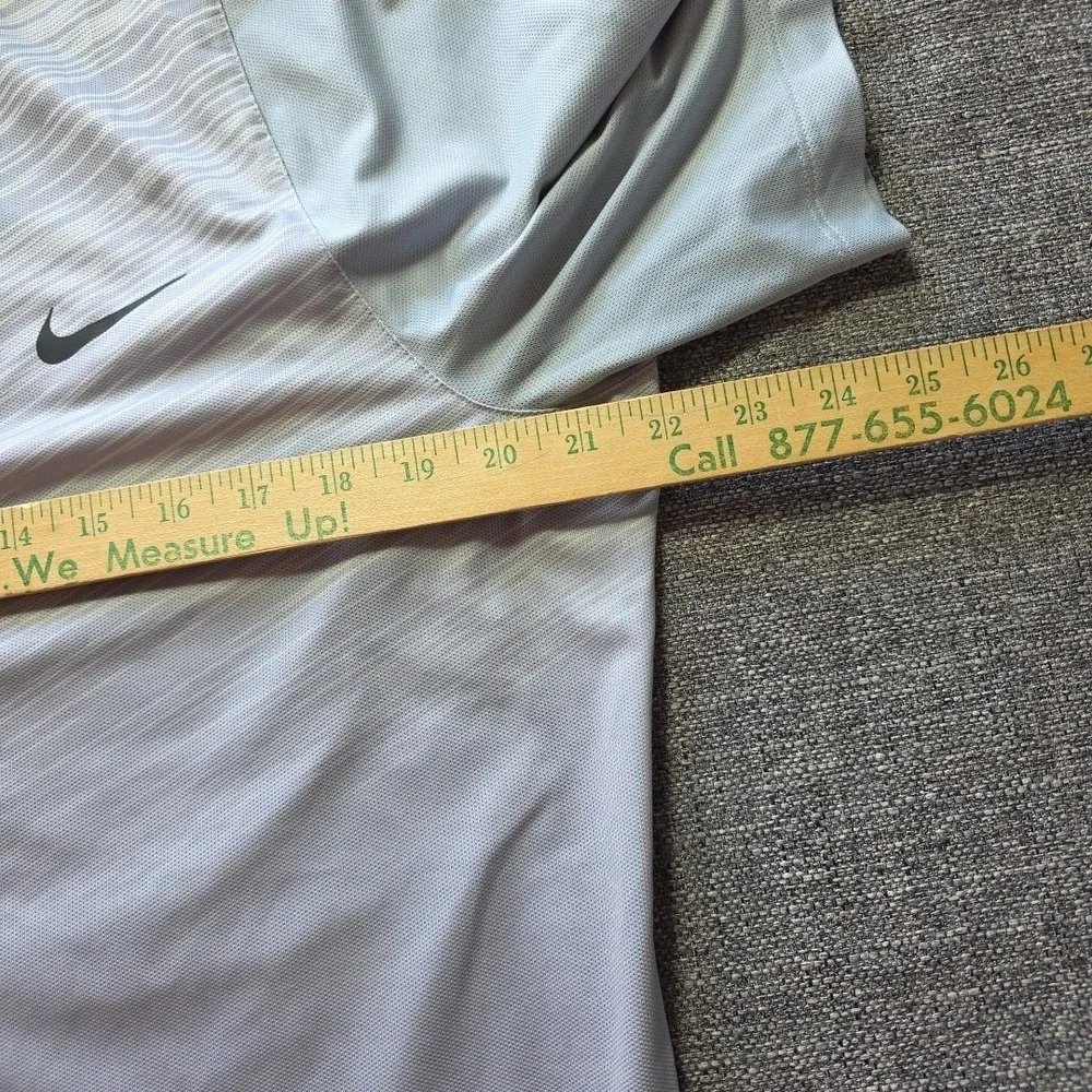 Nike Dri-Fit Tiger Woods Collection Gray Men's size Medium